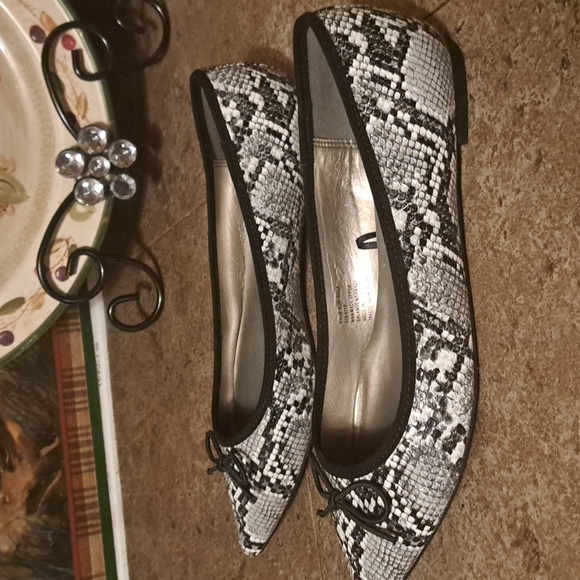 New Worthington GAGA snake print flats - Picture 7 of 10